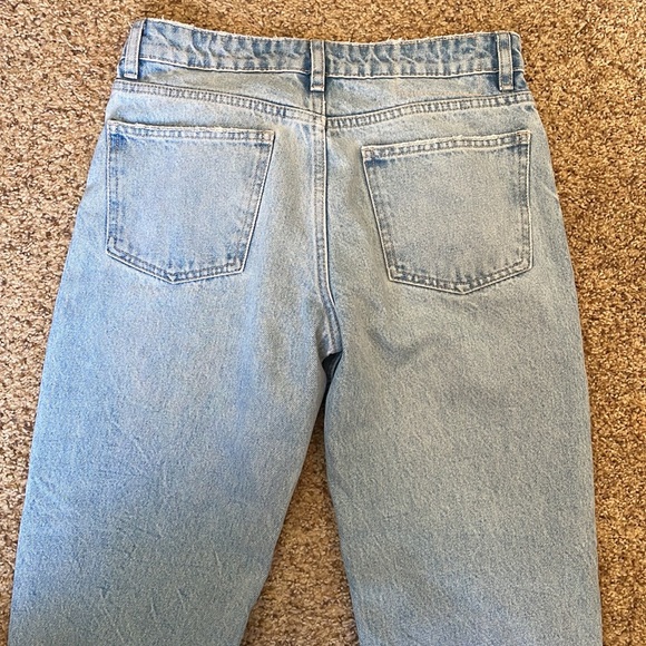Zara Light Wash Ripped Jeans - Picture 4 of 6